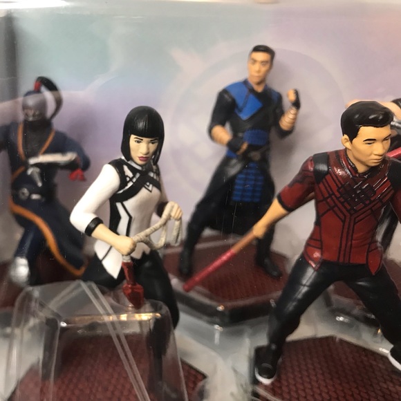 Disney Shang-Chi and the Legend of the Ten Rings Figure Play Set - Picture 2 of 8